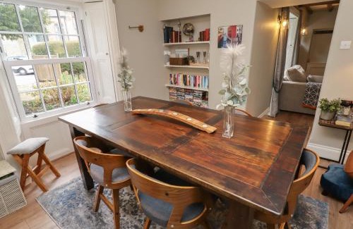 Matlock House | Rose Cottage