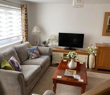 Ryde House | ROSE COTTAGE