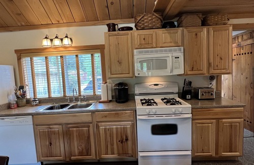 Oneonta House | Rose Cottage Goodyear Lake - awesome waterfront, swimming, fishing, fire pit