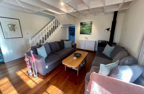 Kahutara House | Rose Cottage Kahutara