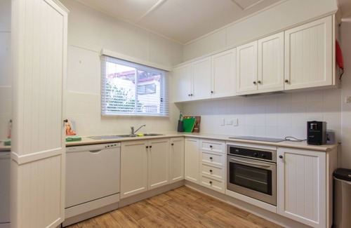 Talbingo House | Rose Cottage offers comfort convenience and contemporary living