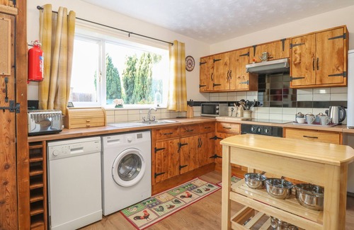 Stoke Ferry Cottage | ROSE COTTAGE, pet friendly, country holiday cottage in Downham Market