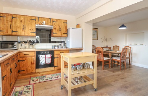 Stoke Ferry Cottage | ROSE COTTAGE, pet friendly, country holiday cottage in Downham Market