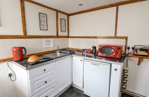 Llandysul Cottage | ROSE COTTAGE, pet friendly, character holiday cottage in Penrhiwllan