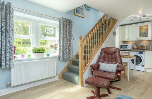 Edlingham Cottage | ROSE COTTAGE, pet friendly, character holiday cottage in Edlingham