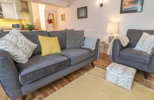 Clitheroe Cottage | ROSE COTTAGE, romantic, character holiday cottage in Chatburn