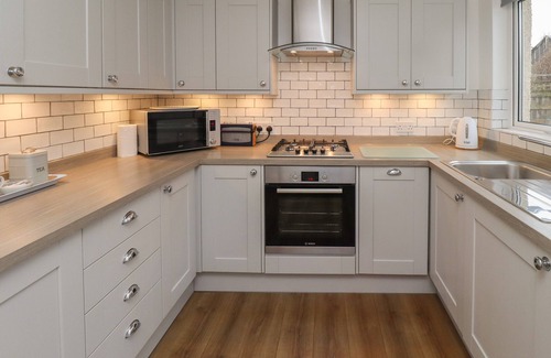 Lesbury Cottage | ROSE COTTAGE, with a garden in Alnmouth