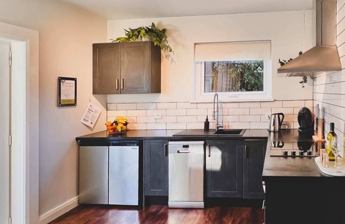 New Town Apartment | Rose Court "Aristone". Rest, Relax & Revitalize
