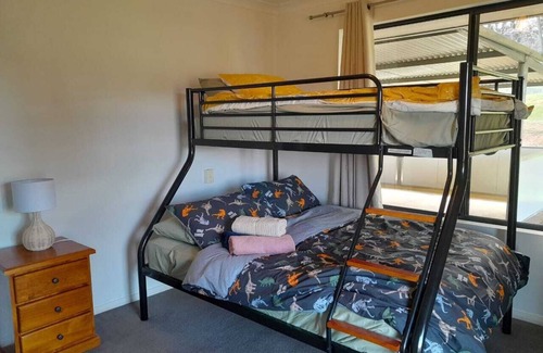 Williams Other | Rose Creek Farm Stay in Williams! Pet friendly Farm Stay !