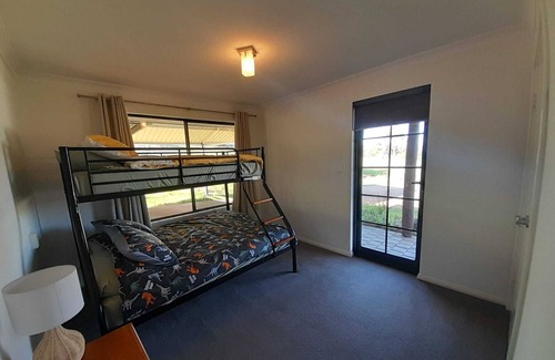 Williams Other | Rose Creek Farm Stay in Williams! Pet friendly Farm Stay !