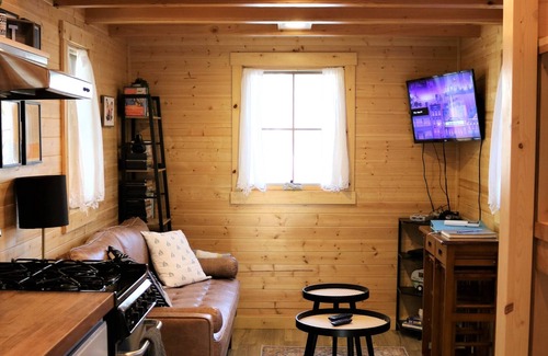Travelers Rest House | Rose & Crown ~ A Tiny House!