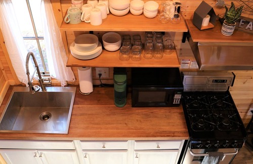 Travelers Rest House | Rose & Crown ~ A Tiny House!