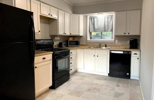 Broken Arrow House | Rose District Willow House - walk to Main Street