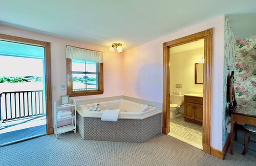 Block Island Bed & Breakfast | Rose Farm Inn