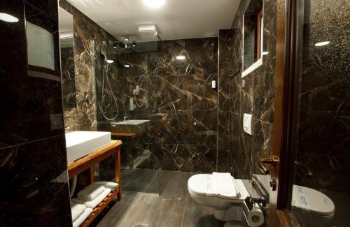 Gjirokaster Hotel | Rose Garden Hotel