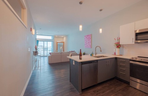 North Kansas City Apartment | Rose Haven Retreat 2BR Loft 1.7 Miles to Downtown