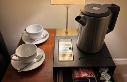 Wythenshawe Apartment | Rose Hill ManchesternCosy Modern Room in a flat overlooking Rose Hill Wood Park.