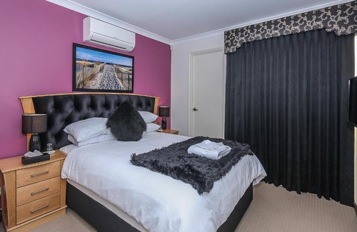 Clarkson Hotel | Rose Hotel Clarkson