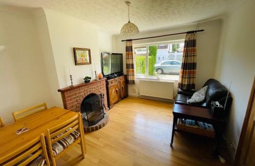 Sholden House | Rose House, with garden, ideal for couples and families with easy parking