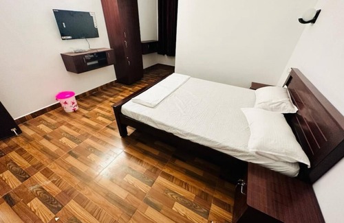 Cheyyur Resort | Rose lake view resort