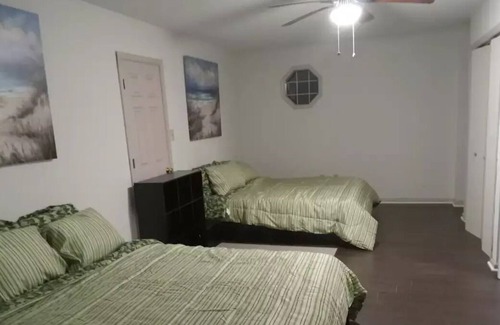 Yale House | Rose Lee's Place