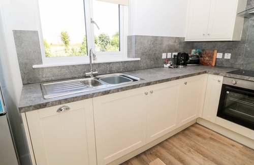 Newton by the Sea Cottage | ROSE LODGE, pet friendly, character holiday cottage in Embleton