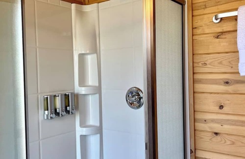 Cornville Cabin | Rose Quartz Cabin: Crystal-Infused Creekside Stay
