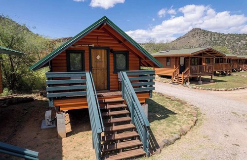 Cornville Cabin | Rose Quartz Cabin: Crystal-Infused Creekside Stay