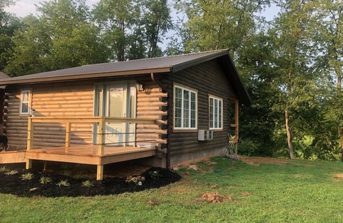 Weston Cabin | Rose’ Retreat
