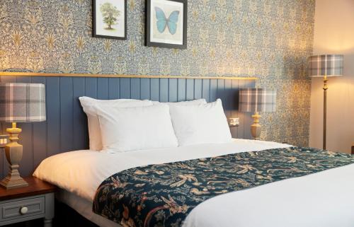Standlake Hotel | Rose Revived by Chef & Brewer Collection