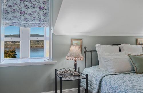 Franklin Bed & Breakfast | Rose Room, Franklin Lodge, Huon Valley