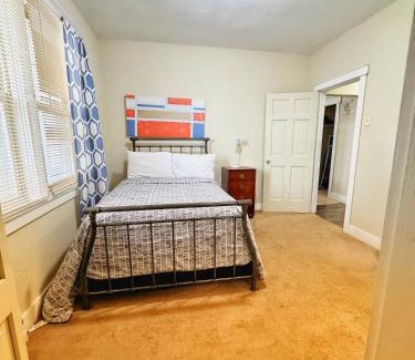 Munhall Apartment | Rose's comfortable place
