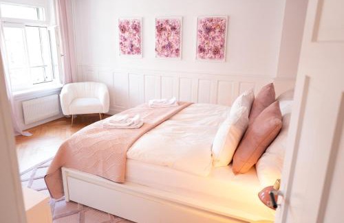 Oberstrass Apartment | Rose Suite