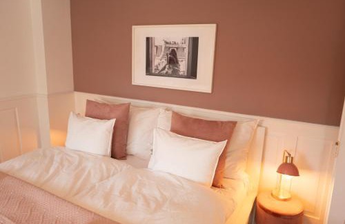 Oberstrass Apartment | Rose Suite