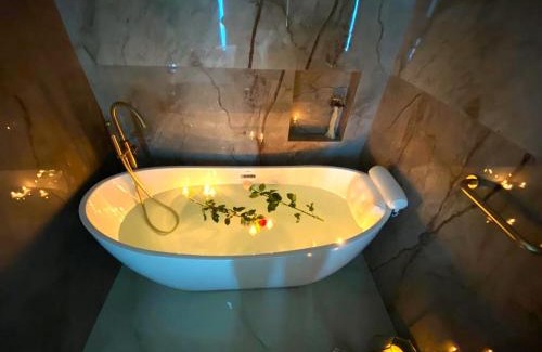 Caesarea Apartment | Rose Suite