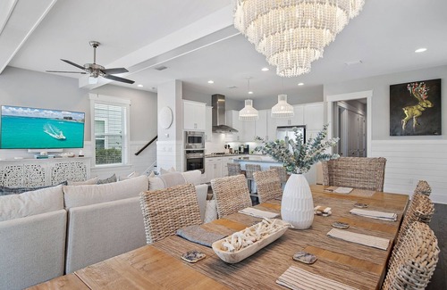 Santa Rosa Beach House | Rosé Sunsets -FREE 6 Seaters Golf Cart and 5 Bikes, Heated Resort Pools, Pickleball Courts at Naturewalk 30A!
