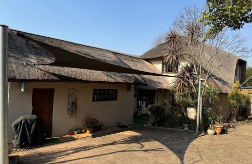 Merrivale Apartment | Rose Thatch Cottage