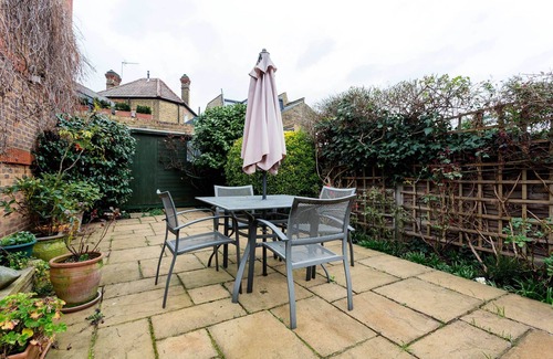 Earlsfield House | Rose-Tinted Charm, by Veeve