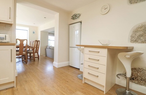 Newlyn House | ROSE VILLA, pet friendly, country holiday cottage in Newlyn