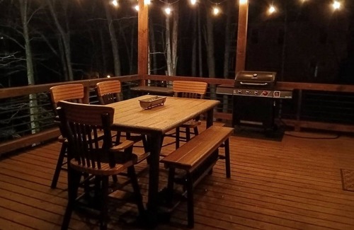 Necowa Cove Cabin | Roseann’s Treehouse - Blue Ridge, GA