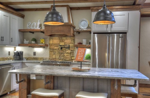Necowa Cove Cabin | Roseann’s Treehouse - Blue Ridge, GA