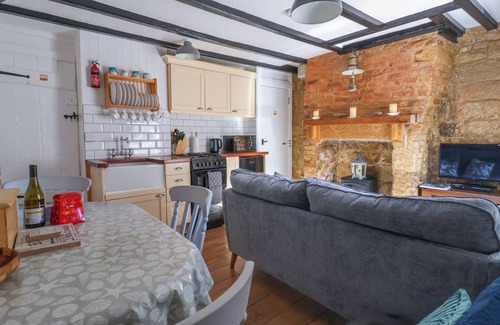 Robin Hood's Bay Cottage | ROSEBERRY COTTAGE, family friendly in Robin Hood’s Bay