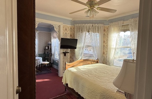 Susanville Bed & Breakfast | Roseberry House Bed & Breakfast