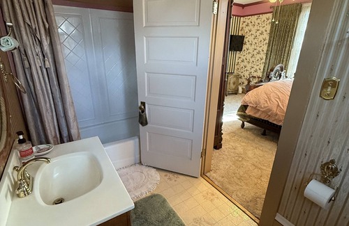 Susanville Bed & Breakfast | Roseberry House Bed & Breakfast