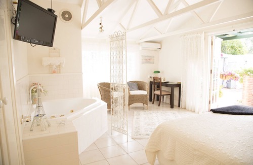 Gooseberry Hill Bed & Breakfast | Rosebridge House Bed & Breakfast Adult Retreat
