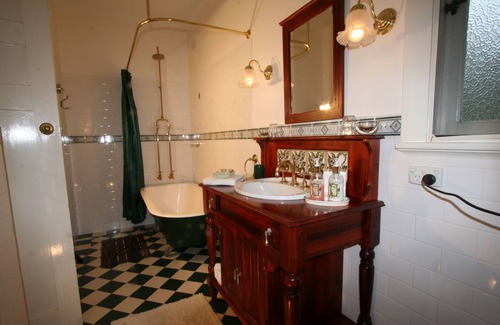 Gooseberry Hill Bed & Breakfast | Rosebridge House Bed & Breakfast Adult Retreat