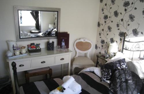 Haworth House | Rosebud Cottage Guest House