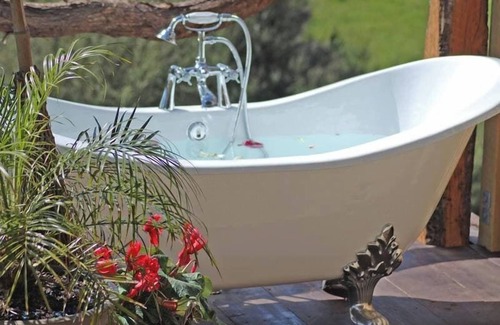 Waimauku Cottage | Rosebud Cottage - Romantic Getaway