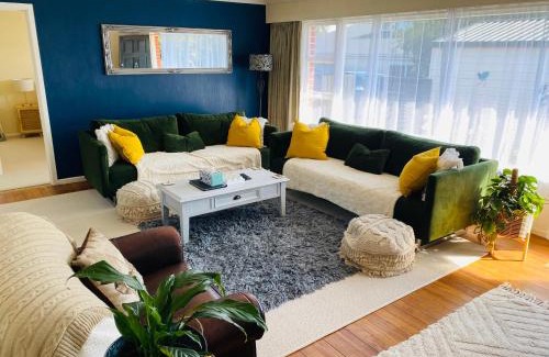 Invercargill House | Rosedale Retreat