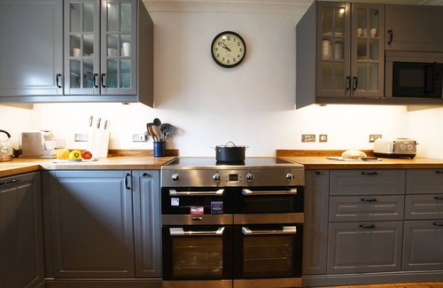 Botesdale Cottage | ROSEDENE, RICKINGHALL, pet friendly, with open fire in Rickinghall